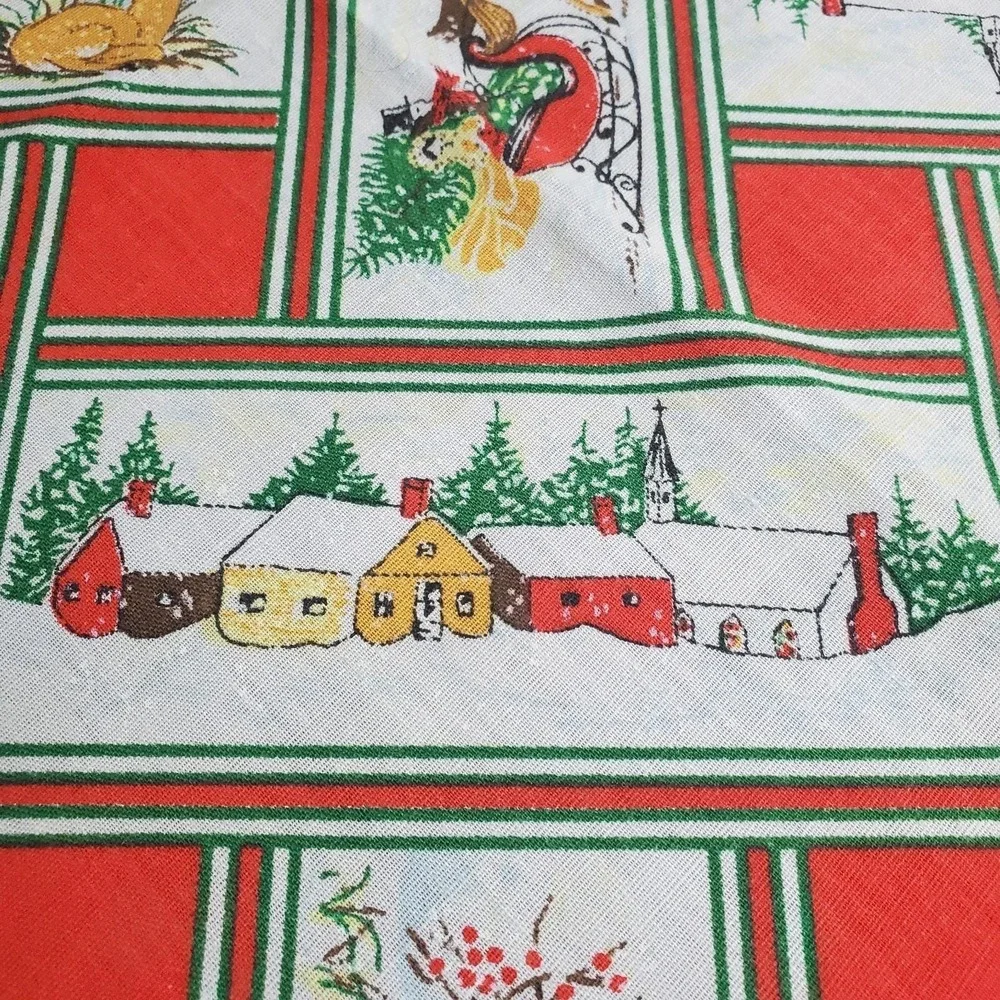 Christmas‎ Village Caroling Cloth Napkins Set Of 8 MCM Vintage Kitschy Fabric
